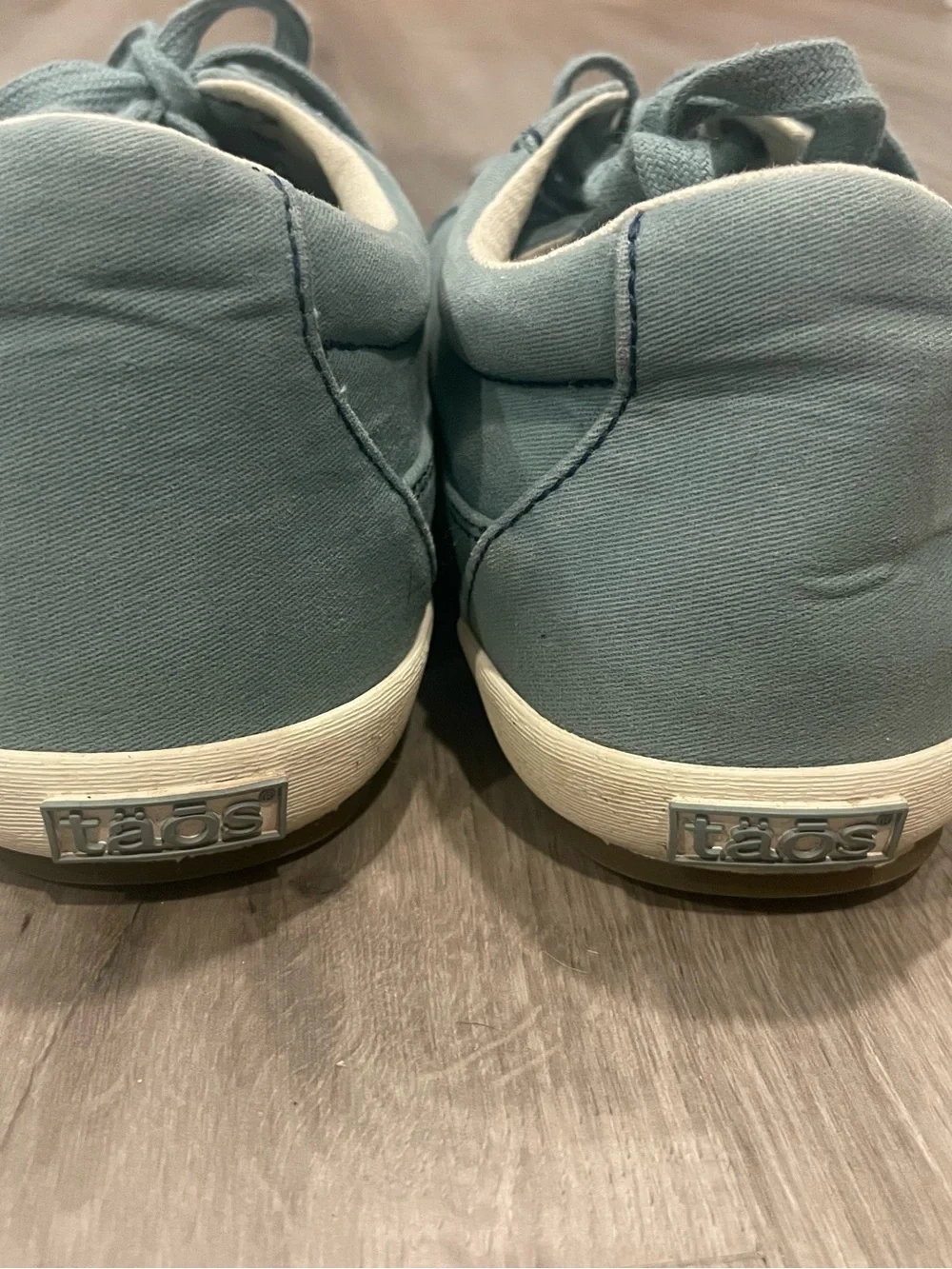 Taos Casual Women's Lace-Up Sneakers in Dusty Blue